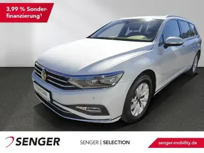 Gebraucht VW Passat Elegance 200 PS (147 kW) 2023 Gletscherweiß Kombi