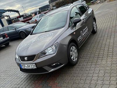 Grau Gebraucht 2015 Seat Ibiza ST Kombi | 5.200 € (Fairer Preis)