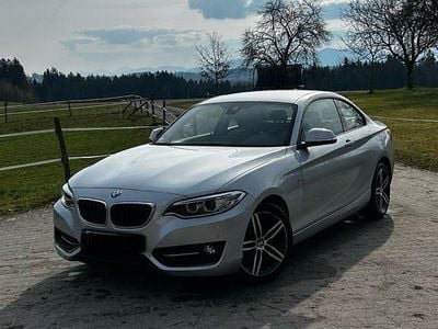 Gebraucht BMW 220 Sport Line 190 PS (139 kW) 2016 Silber Coupé