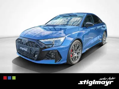 Neu Audi RS3 Sport 400 PS (294 kW) 2026 Ascariblau metallic Limousine