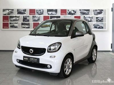 Gebraucht Smart ForTwo Coupé Passion 90 PS (66 kW) 2018 Titania grey/white Coupé