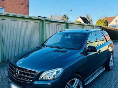Gebraucht Mercedes ML350 268 PS (197 kW) 2013 Grau SUV