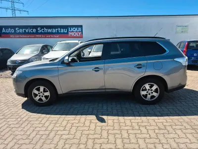 Begagnad Mitsubishi Outlander 150 HK (110 kW) 2012 Grå SUV