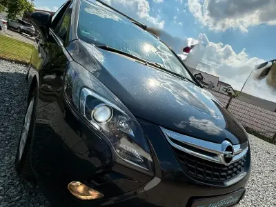 Gebraucht Opel Zafira Tourer 170 PS (125 kW) 2015 Schwarz Van / Kleinbus