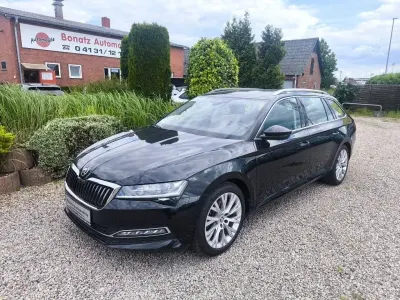 Gebraucht Skoda Superb Style 200 PS (147 kW) 2022 Black magic pearlescent Kombi