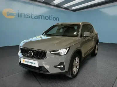 Gebraucht Volvo XC40 Core 163 PS (119 kW) 2024 Grün SUV
