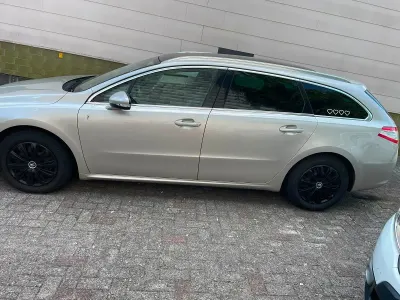 Gebraucht Peugeot 508 150 PS (110 kW) 2011 Grau Kombi