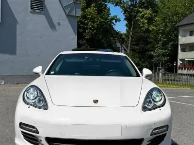 Gebraucht Porsche Panamera S Sport 400 PS (294 kW) 2012 Weiß Kleinwagen