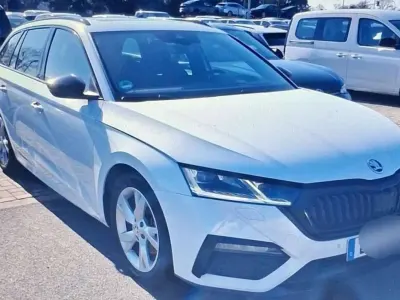 Gebraucht Skoda Octavia RS 200 PS (147 kW) 2023 Moonweiss metallic Kombi
