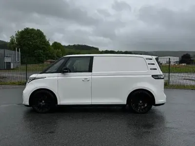 Używany VW ID. Buzz 150 kW (204 KM) 2022 Biały Minivan