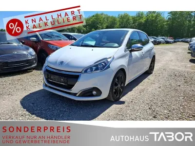 Gebraucht Peugeot 208 Allure 120 PS (88 kW) 2017 Weiß Kleinwagen