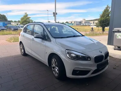 Gebraucht BMW 225 Advantage 136 PS (100 kW) 2018 Alpinweiss Kombi