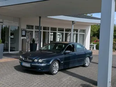 Gebraucht Jaguar X-type 196 PS (144 kW) 2009 Blau Limousine