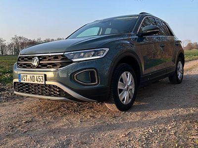 Gebraucht VW T-Roc Move 150 PS (110 kW) 2024 Blau SUV