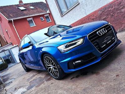 Blau Gebraucht 2015 Audi A4 S-Line Kombi | 17.899 €