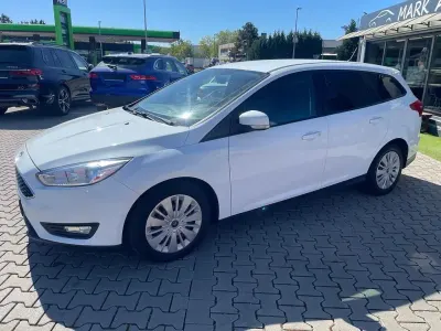 Używany Ford Focus Basis 101 KM (74 kW) 2018 Biały Sedan/Limuzyna
