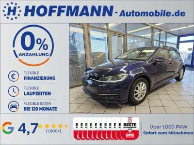 Gebraucht VW Golf VII Comfortline 125 PS (91 kW) 2018 Atlanticblueperl. (metallic) Limousine