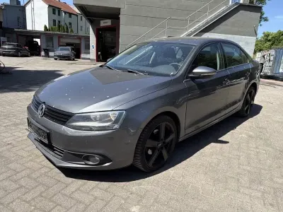 Gebraucht VW Jetta Trendline 105 PS (77 kW) 2011 Grau Limousine