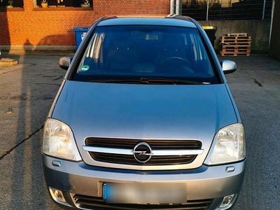 Grau Gebraucht 2005 Opel Meriva Van / Kleinbus | 2.300 € (Fairer Preis)