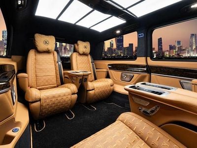 Neu Mercedes V300 Luxury 237 PS (174 kW) 2025 Schwarz Van / Kleinbus