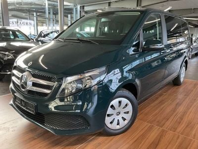 Mercedes V220