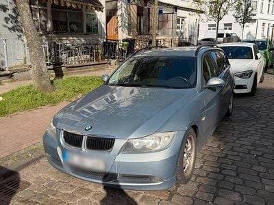 Begagnad BMW 320 163 HK (119 kW) 2007 Blå Kombi