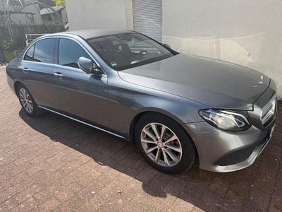 Begagnad Mercedes E220 Exclusive 194 HK (142 kW) 2017 Silver Sedan