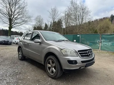 Usata Mercedes ML280 190 CV (139 kW) 2006 Argento SUV