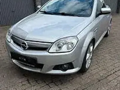 Gebraucht Opel Tigra Enjoy 90 PS (66 kW) 2005 Silber Cabrio