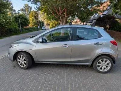 Gebraucht Mazda 2 75 PS (55 kW) 2011 Grau Kleinwagen