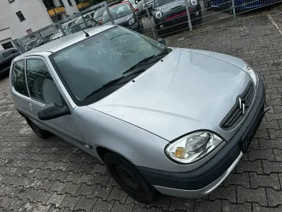 Gebraucht Citroën Saxo 60 PS (44 kW) 2001 Silber Kleinwagen