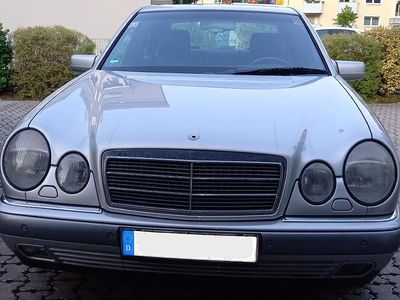 Mercedes E320