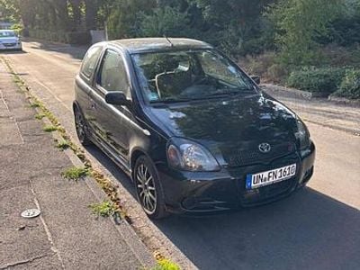 Schwarz Gebraucht 2001 Toyota Yaris Kleinwagen | 2.499 € (Fairer Preis)