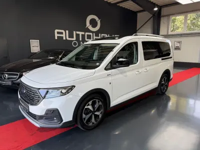 Gebraucht Ford Tourneo Active 122 PS (89 kW) 2022 Weiß Van / Kleinbus