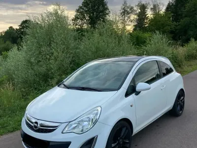 Gebraucht Opel Corsa 87 PS (63 kW) 2011 Weiß Kleinwagen