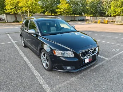 Gebraucht Volvo V50 R-Design 150 PS (110 kW) 2011 Schwarz Kombi