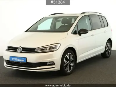 Gebraucht VW Touran Highline 150 PS (110 kW) 2023 Weiß Van / Kleinbus