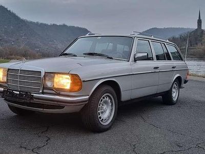 Silber Gebraucht 1985 Mercedes E280 Kombi | 34.900 €