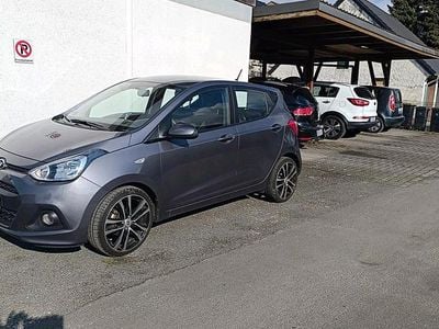 Gebraucht Hyundai i10 67 PS (49 kW) 2017 Grau Kleinwagen