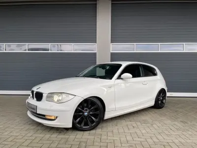 Gebraucht BMW 123 Performance 204 PS (150 kW) 2009 Weiß Kleinwagen