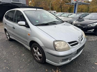 Nissan Almera Tino