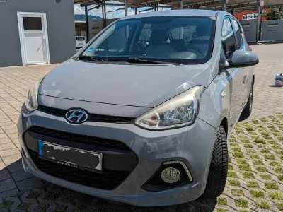 Gebraucht Hyundai i10 Trend 87 PS (63 kW) 2014 Grau Kleinwagen