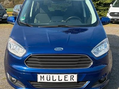 Używany Ford Tourneo Courier Titanium 101 KM (74 kW) 2018 Niebieski Minivan