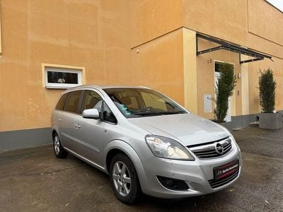 Gebraucht Opel Zafira Family 140 PS (102 kW) 2013 Silber Van / Kleinbus