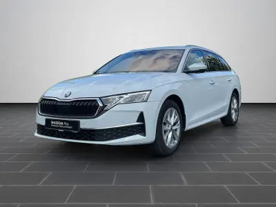 Gebraucht Skoda Octavia Selection 150 PS (110 kW) 2025 Moonweiß perleffekt (metallic) Limousine
