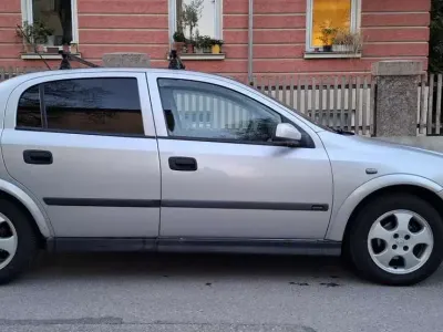 Gebraucht Opel Astra 102 PS (75 kW) 2000 Silber Limousine