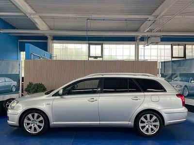 Gebraucht Toyota Avensis Team 177 PS (130 kW) 2009 Silber Kombi