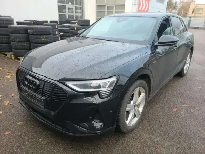 Używany Audi e-tron Black Edition 300 kW (408 KM) 2022 Czarny SUV