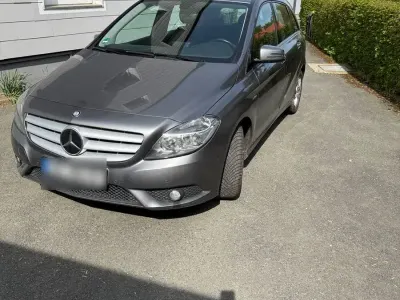 Gebraucht Mercedes B180 AMG Edition 1 122 PS (89 kW) 2012 Grau Van / Kleinbus