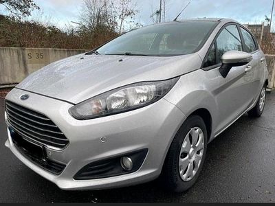 Gebraucht Ford Fiesta 95 PS (69 kW) 2014 Silber Kleinwagen